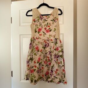Romeo & Juliet Couture Lace Garden Party Floral Dress